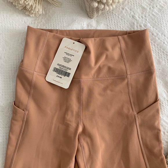 SOLD -- NWT Fabletics Oasis High-Waisted Pocket 7/8 - Picture 7 of 8
